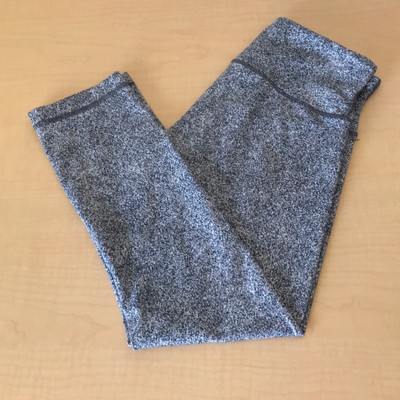 lululemon athletica Pants - Lululemon Cropped Leggings